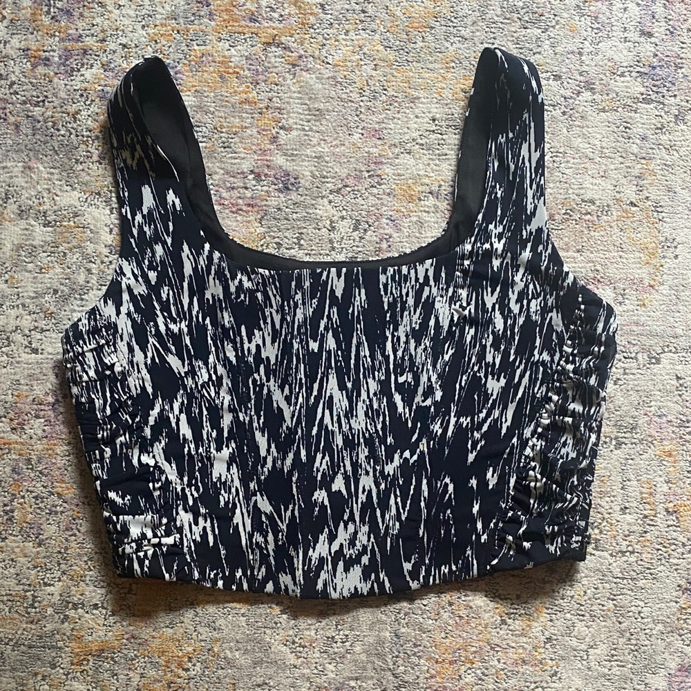 House of Harlow 1960 Black and White Patterned Crop Top
